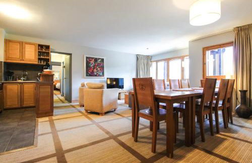 Stunning 3-bedroom apartment with mountain views - Foto 73