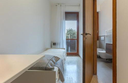 GuestHost - Roomy Apartment near UniBo & Porta San Donato - Photo 20