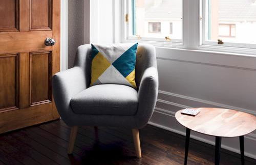 Beautiful, traditional 2 bed flat w free parking - Pass the Keys - Photo 38