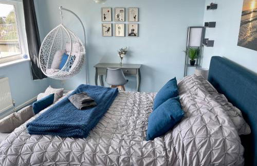 Stunning Charmouth Property with Bay views! - Photo 38