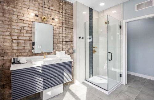 King suite with walking distance to night life - Foto 4