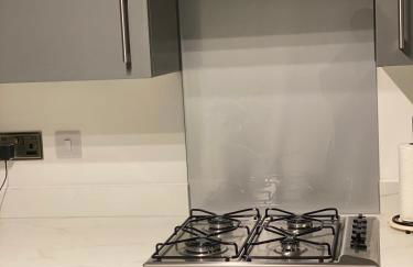 Peterborough City Center Near Healthcare Center One Bed apartment With Free Private Parking Contractors Locum Staff welcome - Foto 8