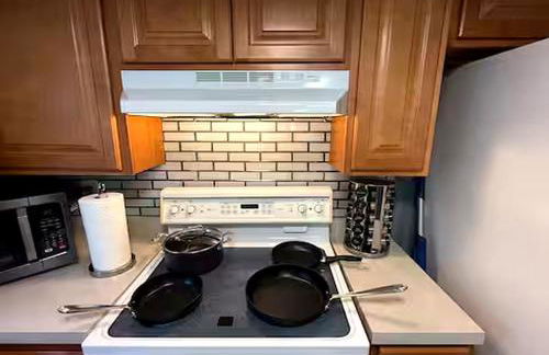 Private King Suite Near DC & Joint Base Andrews - Foto 11