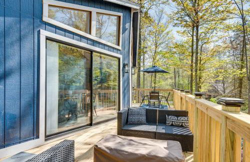 Deck and Community Perks Bright Pocono Lake Home! - Foto 23