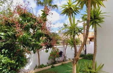 House with a tropical garden - Foto 16