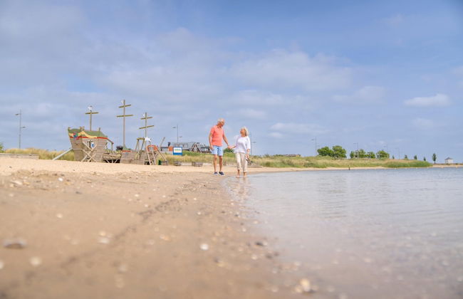 Villa in Hellevoetsluis Near North Sea Beach - Photo 40