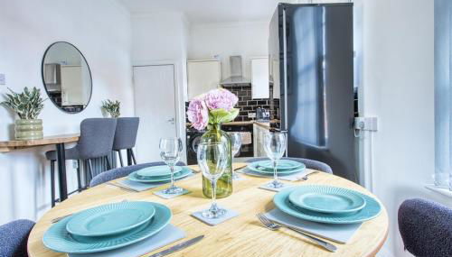 Central 2 beds APT with FREE parking, Sleeps 6 - Foto 4