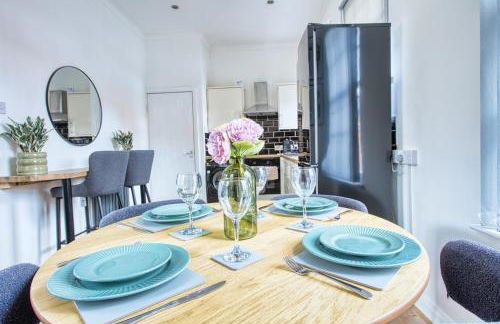 Central 2 beds APT with FREE parking, Sleeps 6 - Foto 4