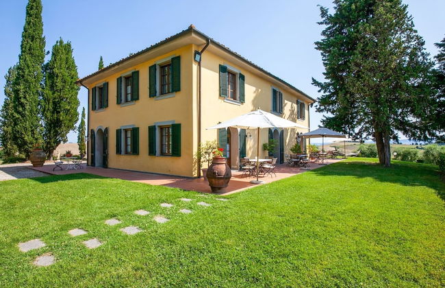 Splendid Holiday Home in Orciatico with Hot Tub & Pool - Foto 27