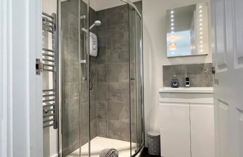 Stunning Penthouse in Penzance "Amazing Sea Views" - Photo 23