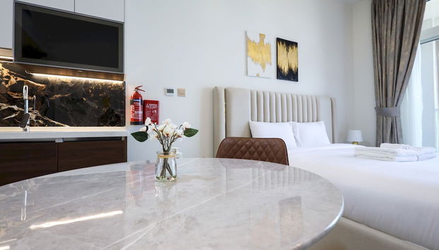 Elite LUX Holiday Homes - Jewelz Residences Studio in Arjan Dubai - Foto 5, Zimmer