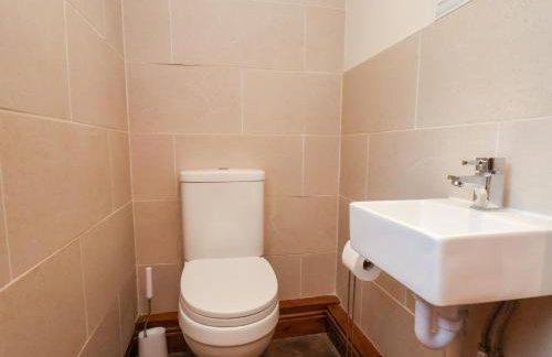 The Farmhouse - Photo 21