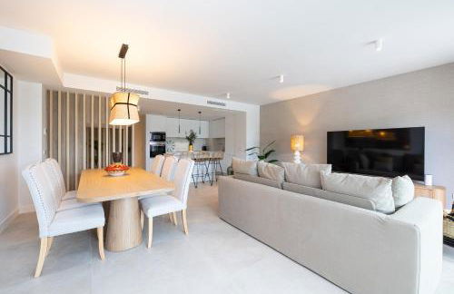 Luxury House Chaparral Golf E12 by AORA STAY - Photo 5