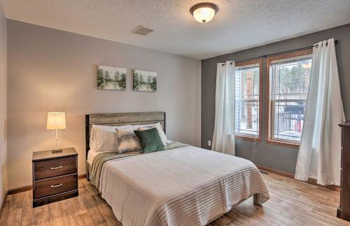 Idyllic Sturgis Home with Fire Pit and Large Deck! - Foto 15