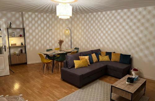 PARIS-MONTROUGE Magnifique appartement 3 pièces de 75m2 avec PARKING - très cosy pour 1 - 8 personnes refait à NEUF -ENTIRE APARTMENT LUXURIOUS AND WARM -Montrouge Paris 14ème - Proche Aéroport Orly Parc Expositions Porte de Versailles FREE WIFI GRATUIT - Foto 10