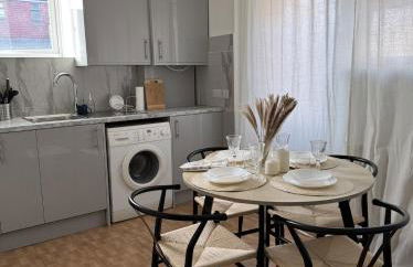 Ealing ,South Ealing, ,Richmond park ,Heathrow airport,Gunnesbury park,London - Foto 20