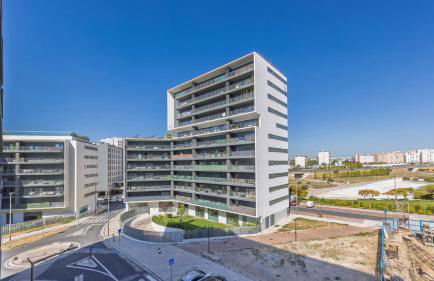 Soft Modern Flat With Pool & Gym by LovelyStay - Photo 12