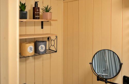 Finest Retreats - The Flower Hut - Photo 10