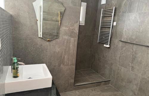 Modern villa 5 double bedrooms, new AC, private pool and stunning view 800 m from beach - Foto 18