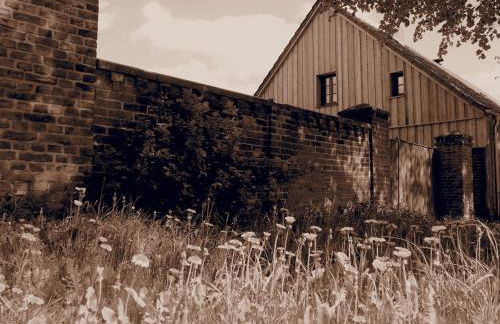 Landhauswolfsruh - Historischer Dreiseitenhof in Brandenburg - Sauna - Familie-Freunde-Retreat - Foto 1