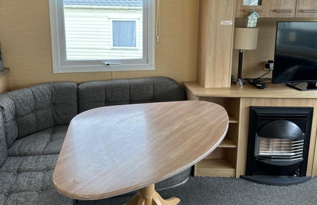 Newquay - Caravan - Sleeps 8 - Parking - Seaside - Foto 10