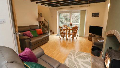 Riverbank View - Photo 3