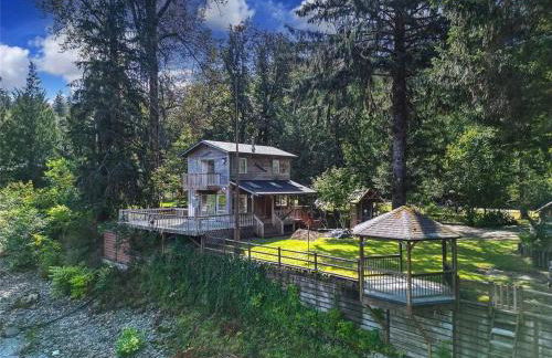 Riverfront Retreat Hot Tub Sauna Yard Gazebo and VIEWS - Foto 25