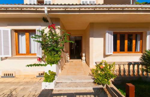 Villa Tita de Manresa, con jardines y vista mar - Foto 10