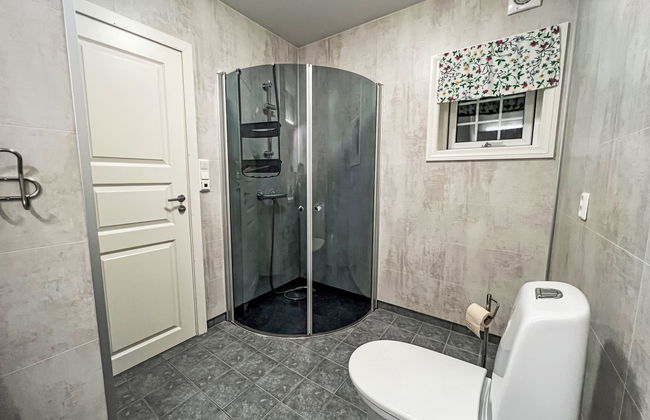 Greenhouse - Photo 15