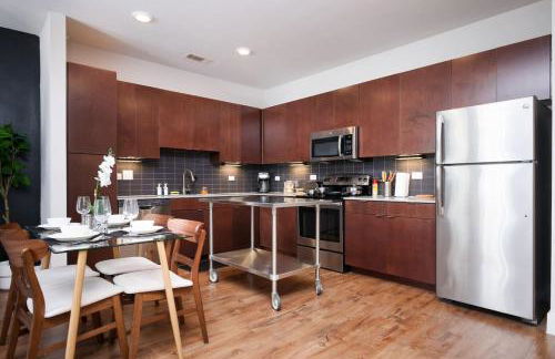 Sleek 1BR-Southtown Near Rvrwalk, Dome & Conv - Photo 2
