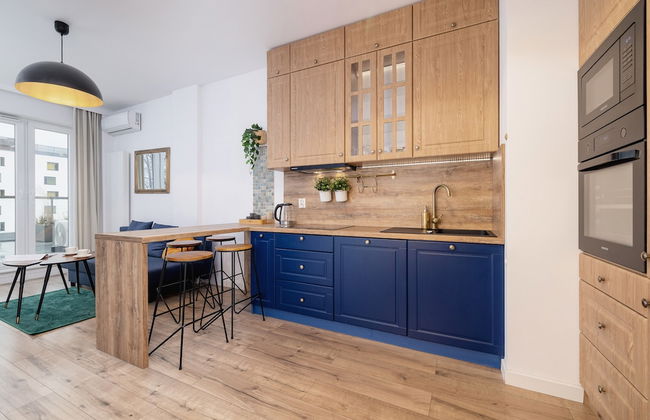 Apartment With Large Balcony by Renters - Photo 17