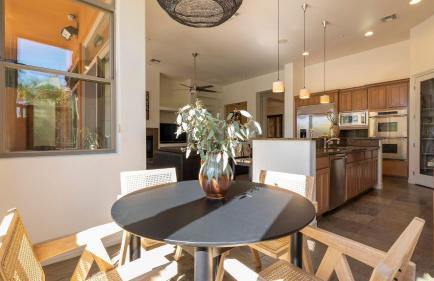 Scottsdale Desert Oasis w Pool Putting Green Outdoor Lounge Sandflower by AvantStay - Foto 27