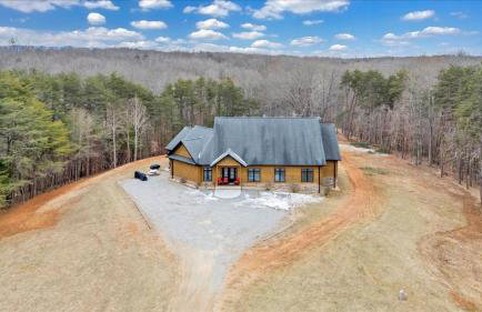 Liberty Pines - Lakefront Log Home, Swim Spa & Game Room - Photo 1