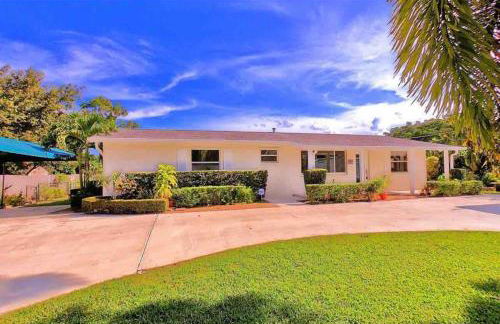 Remodeled Palm Haven Escape, Movie Room, Backyard - Foto 18