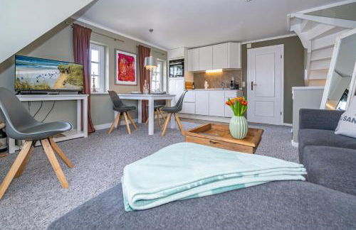 Gemütliche Wohnung unter Reet mit Pool und Sauna in Keitum - Photo 8