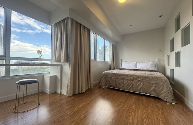 COZI modern loft suite at BGC - Photo 3