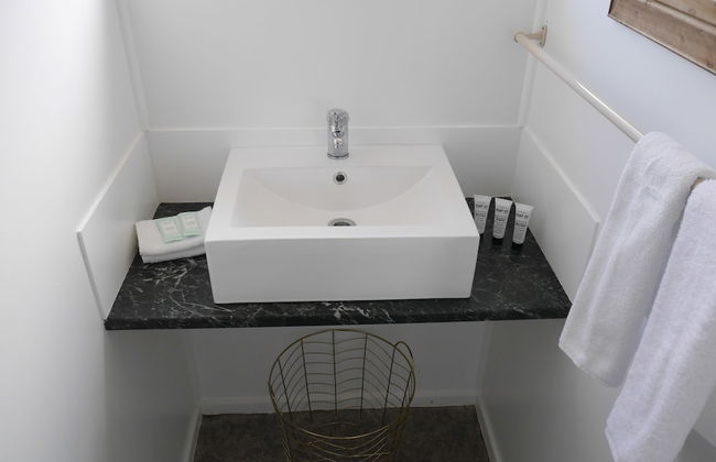 Raglan Palm Beach Motel - Photo 49