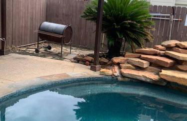 Modern home with beautiful pool - Foto 1