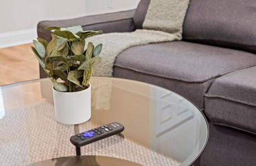 Games,BBQ, Netflix plus FREE Parking Near Bakery Square - Foto 14