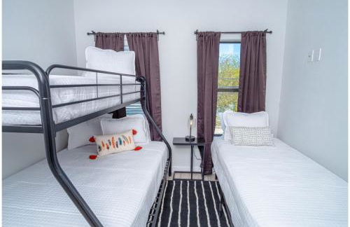 Spectacular 3 BR Plus 2 and a Half BA Apt Near Downtown - Foto 32