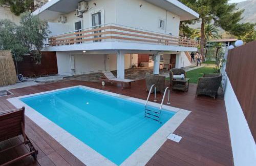 House with a pool, 2' from the beach - Foto 1