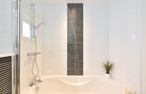 Swansea Marina - Sleeps 4 - Underground parking - Foto 18