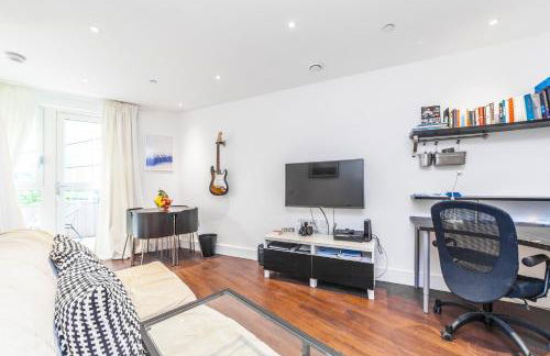 Chic Sun-Filled 1 BDR Apt with Private Terrace - Foto 1