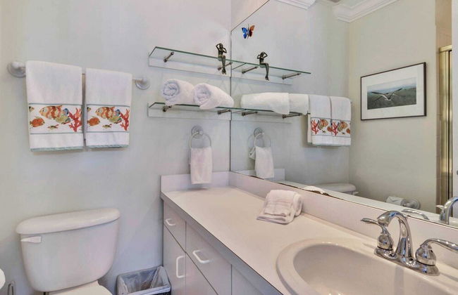 Breezy Bungalow by Avantstay Close 2 Zachary Taylor State Park & Beach w/ Shared Pool Week Long Stays - Foto 8