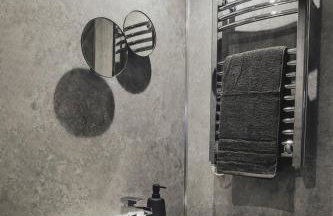 Luxury Glamping Cabin with Outdoor Bath on Cornish Meadow - Photo 17