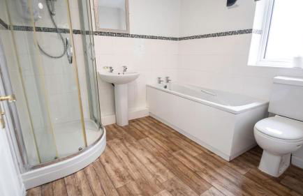 Downton House with Country Park Facilities - Photo 7