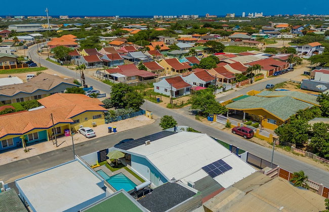 NEW Modern 3BR 3BA Private Pool Centrallylocated - Foto 34