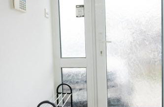 Beautiful Modern Home in London, Free Parking, Family Home, Sleeps 9, Close to Railway Station - Foto 12