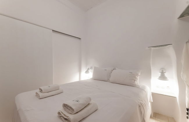 aniko suites White Alley - Photo 7