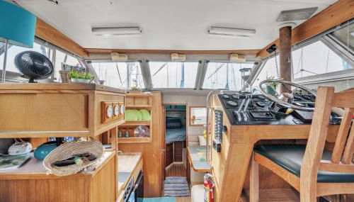 Luxury 2BR Yacht • Marina Views • WiFi - Foto 5